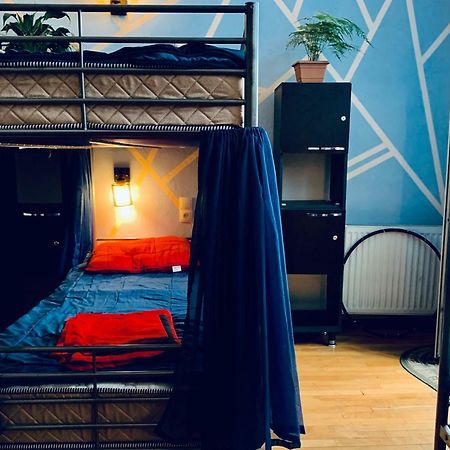 Lilus Hostel Batumi Esterno foto