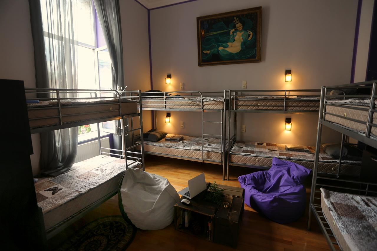 Lilus Hostel Batumi Esterno foto