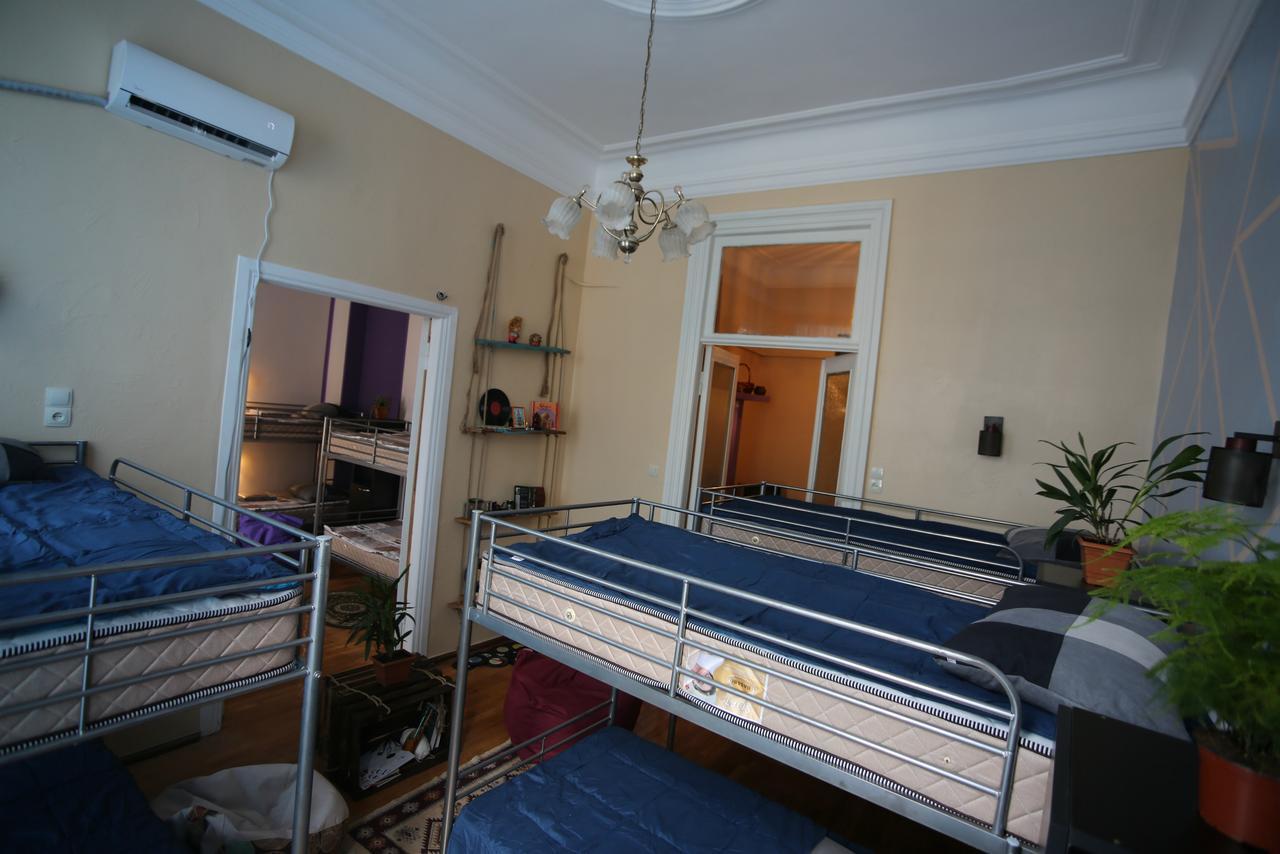 Lilus Hostel Batumi Esterno foto