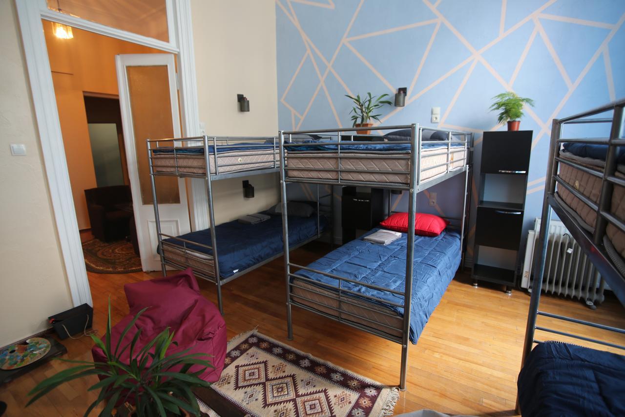 Lilus Hostel Batumi Esterno foto