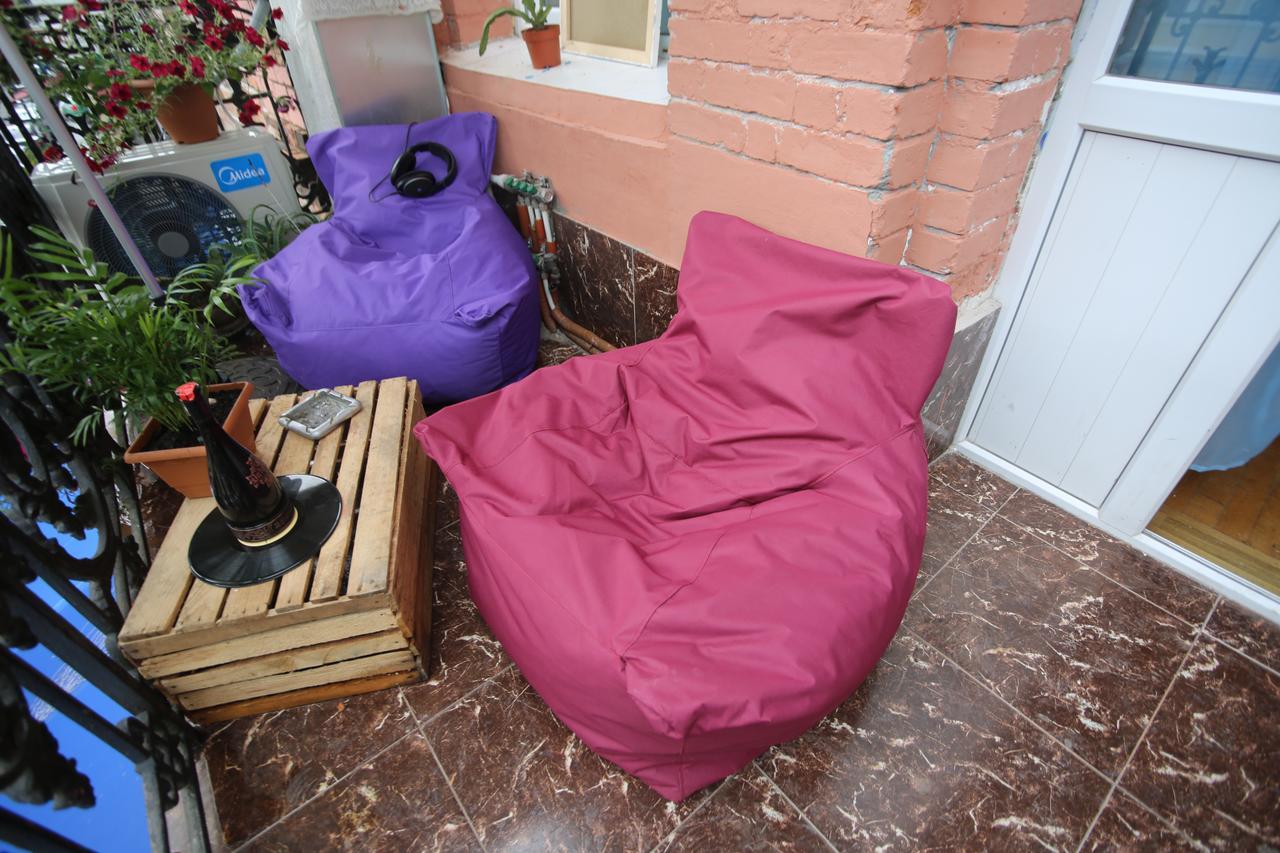 Lilus Hostel Batumi Esterno foto
