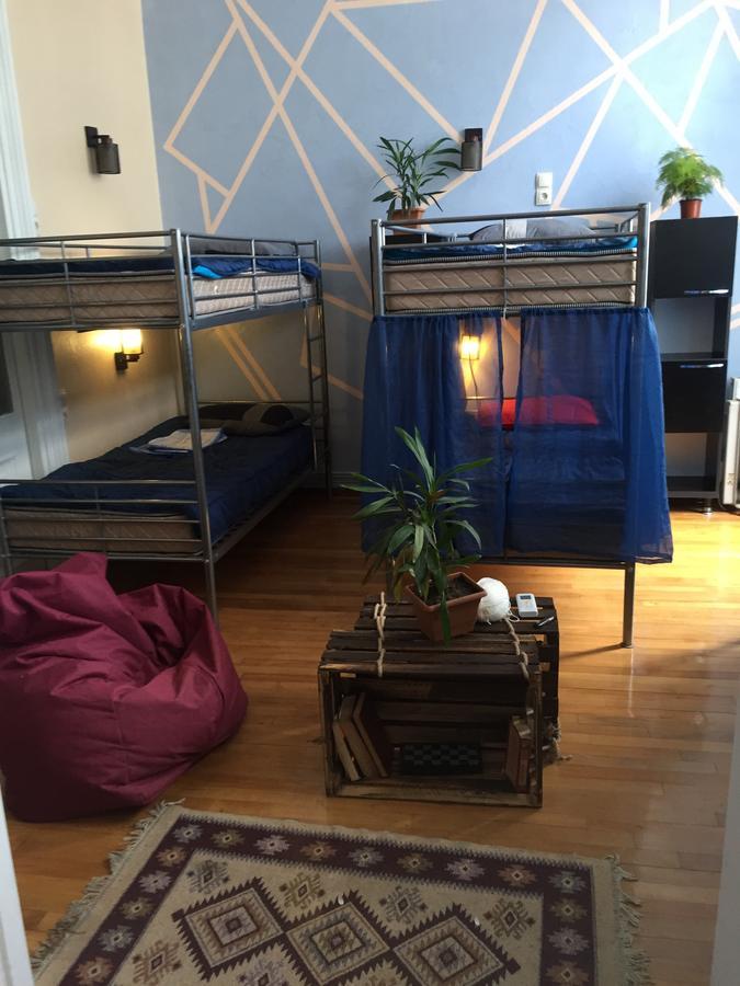 Lilus Hostel Batumi Esterno foto