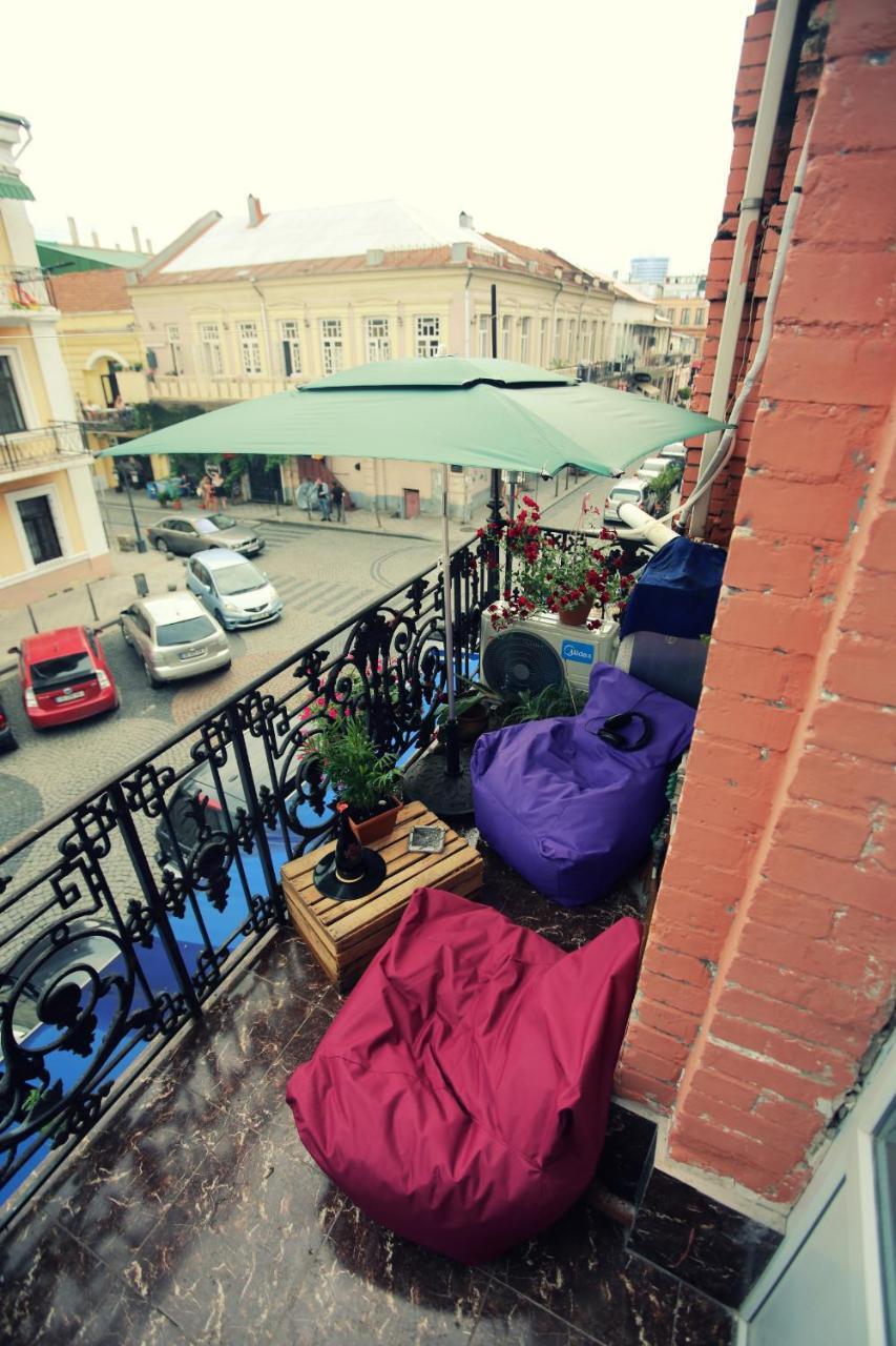 Lilus Hostel Batumi Esterno foto